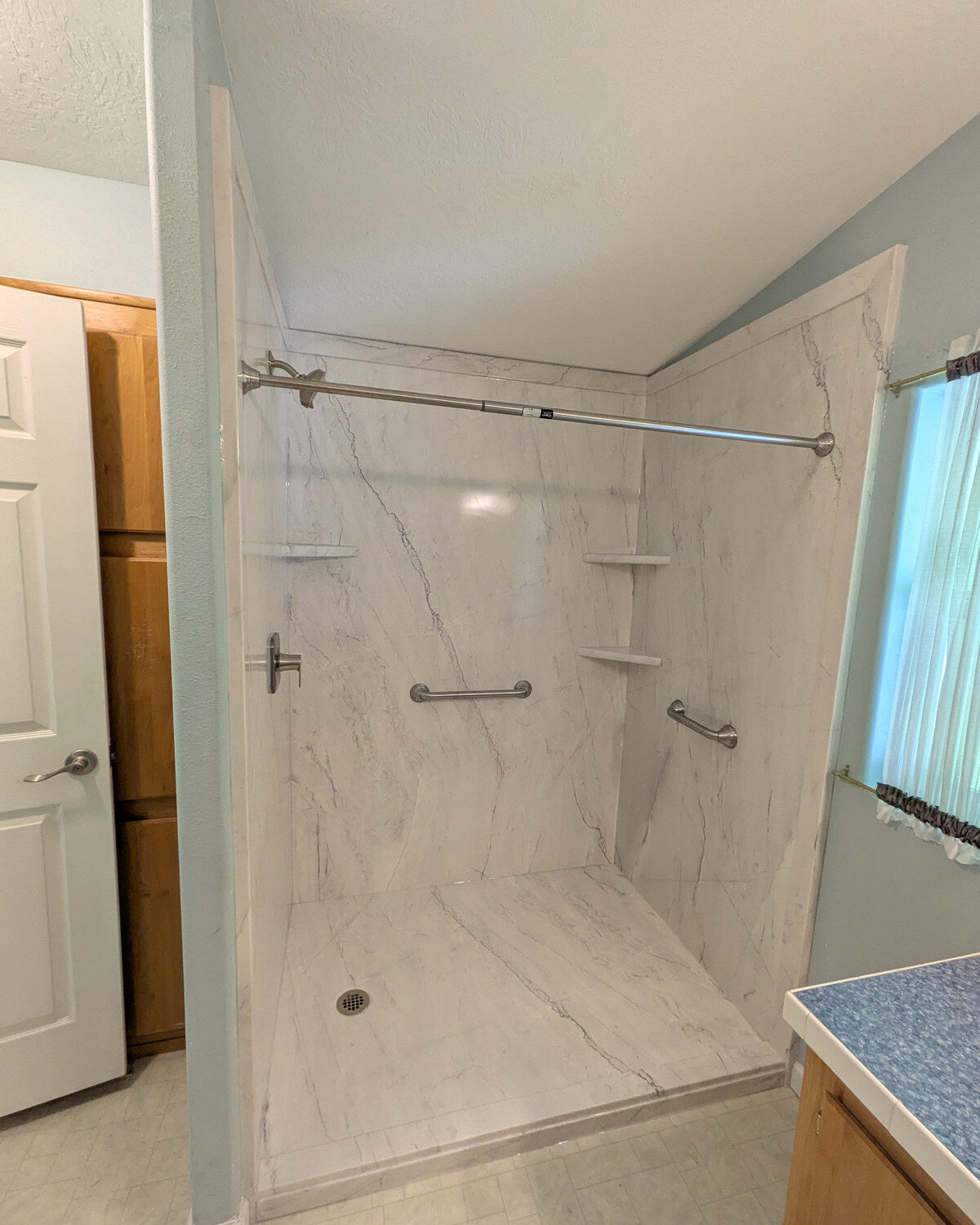 After: tub to shower conversion, Grants Pass, Oregon